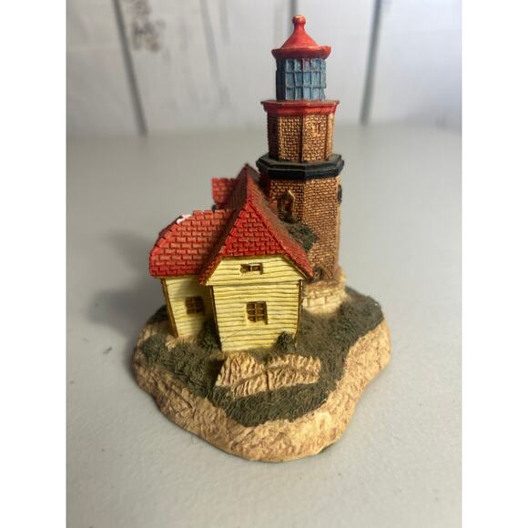 Point Wilson Lighthouse - Picture 2 of 4